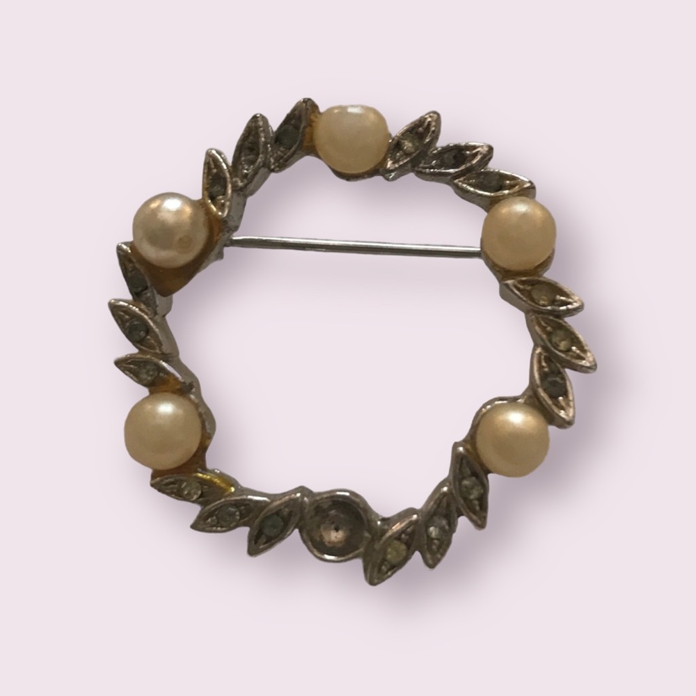 5 for $15 Vintage Pearl & Silver Leaves Wreath Brooch Pin Costume Jewelry